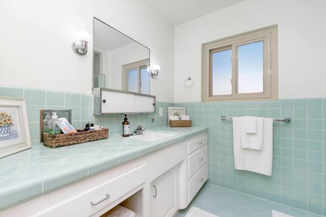 Perla D'Italia -1Br- Free Driveway Parking -1 Car Apartment Сан Диего Екстериор снимка