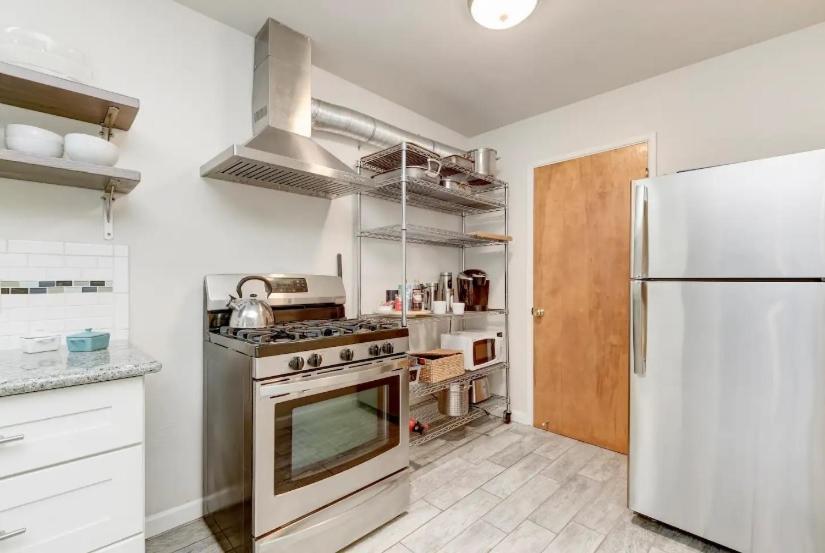Perla D'Italia -1Br- Free Driveway Parking -1 Car Apartment Сан Диего Екстериор снимка